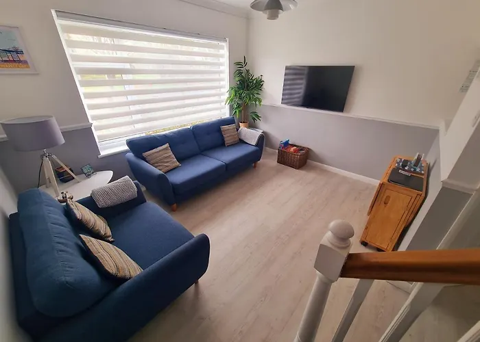 Private 2 Bedroom House Close To The Beach
