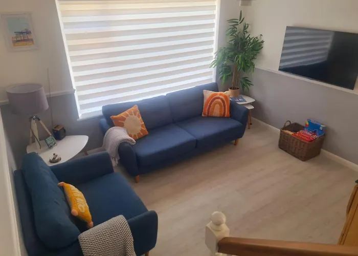 Private 2 Bedroom House Close To The Beach